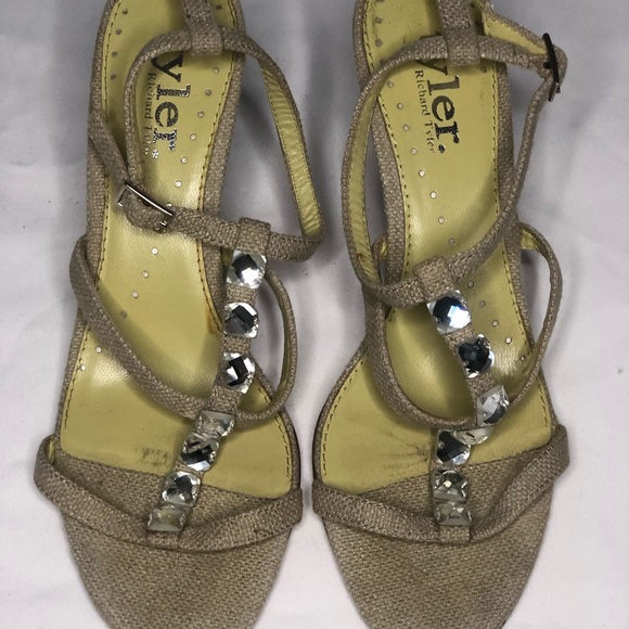 Simple heels - Picture 2 of 2